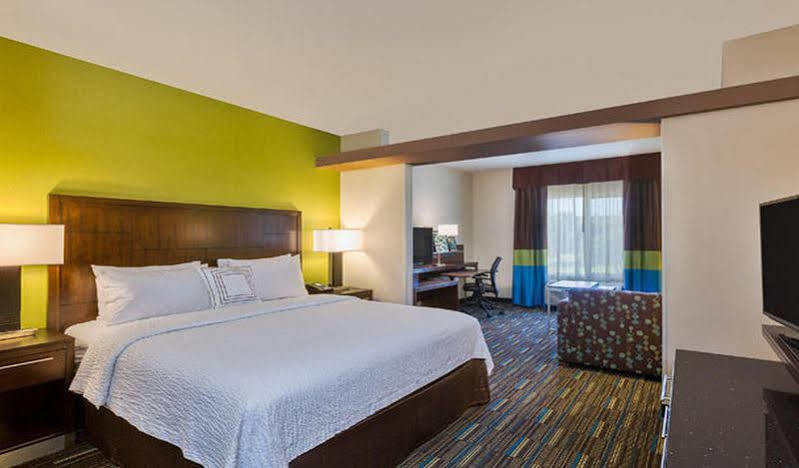 Fairfield Inn & Suites Riverside Corona/Norco Exterior photo